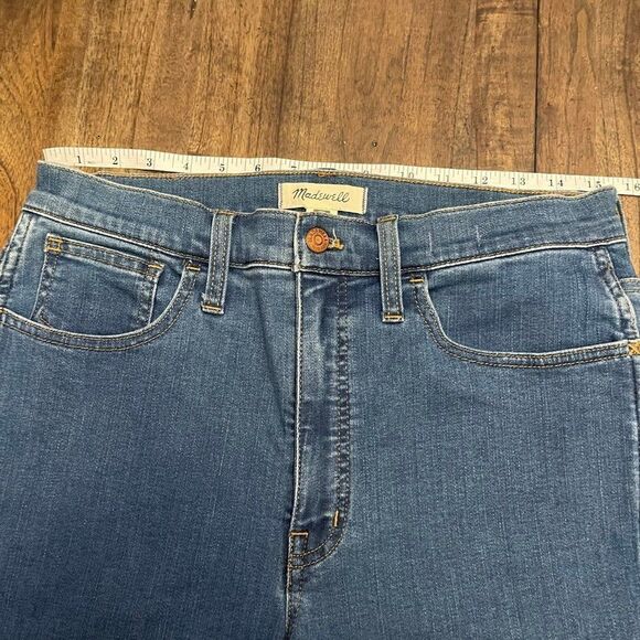 Madewell 10" High-Rise Roadtripper Supersoft Jeans in Motte Wash - Picture 6 of 8